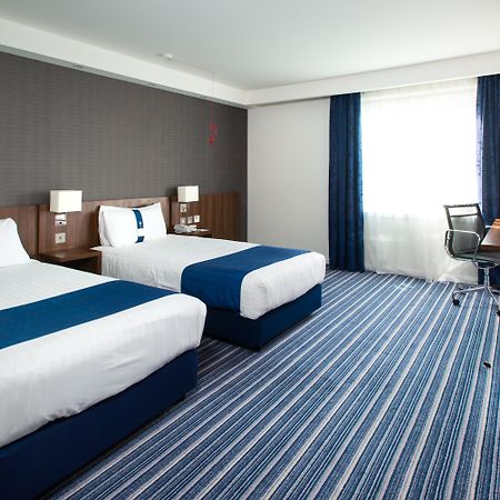 Holiday Inn Express Cambridge Duxford M11 Jct 10 By Ihg Exteriör bild