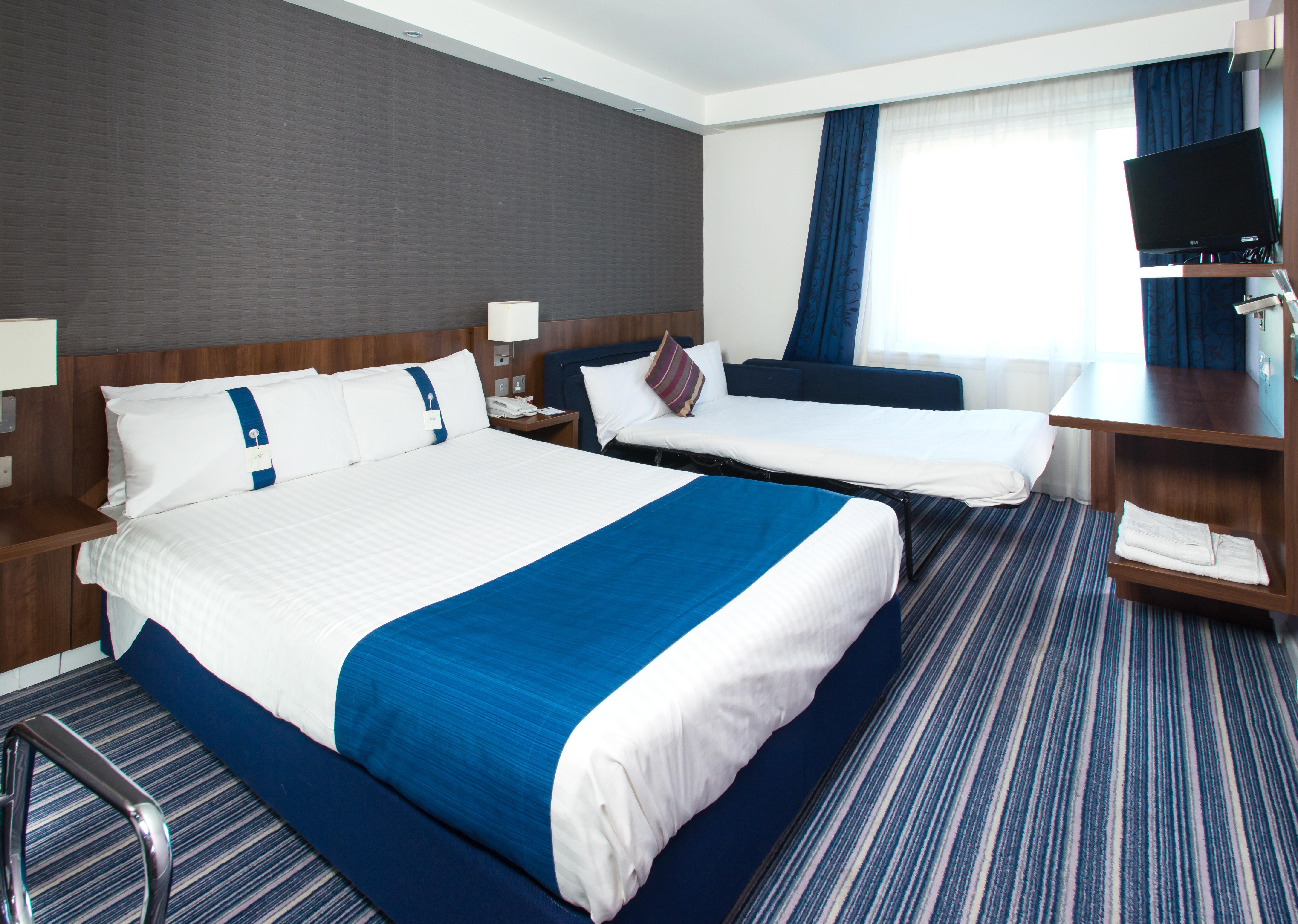 Holiday Inn Express Cambridge Duxford M11 Jct 10 By Ihg Exteriör bild