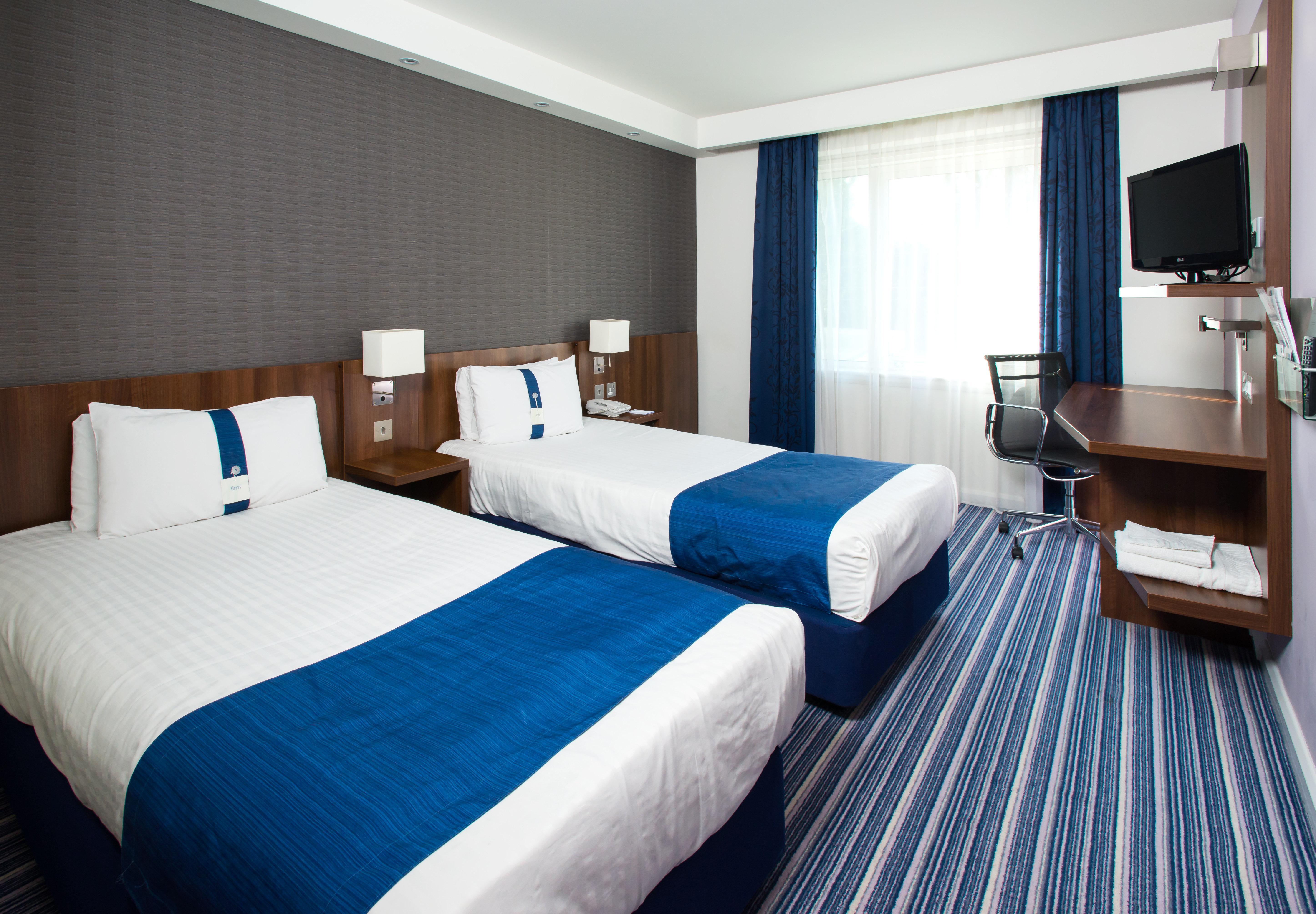 Holiday Inn Express Cambridge Duxford M11 Jct 10 By Ihg Exteriör bild