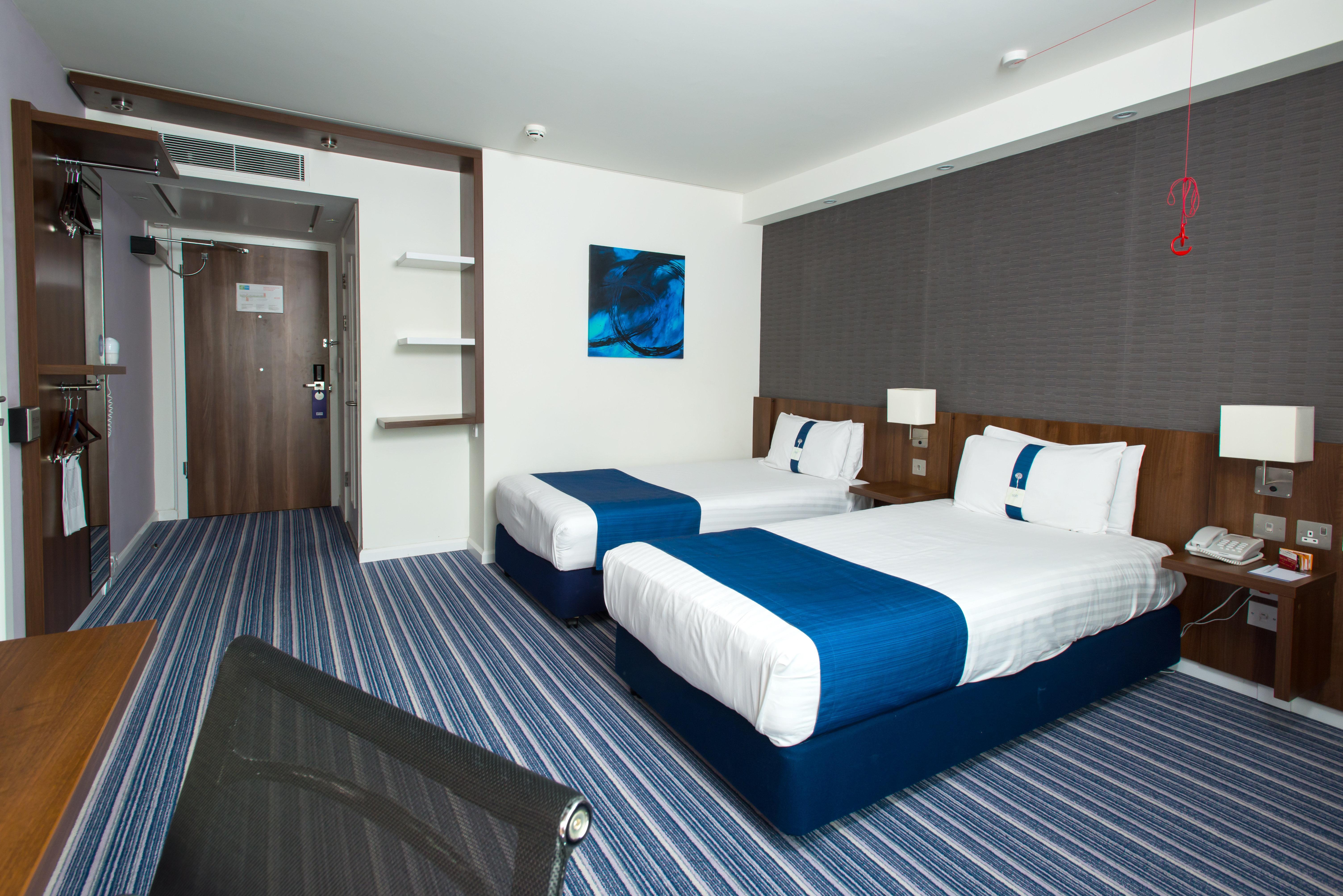 Holiday Inn Express Cambridge Duxford M11 Jct 10 By Ihg Exteriör bild