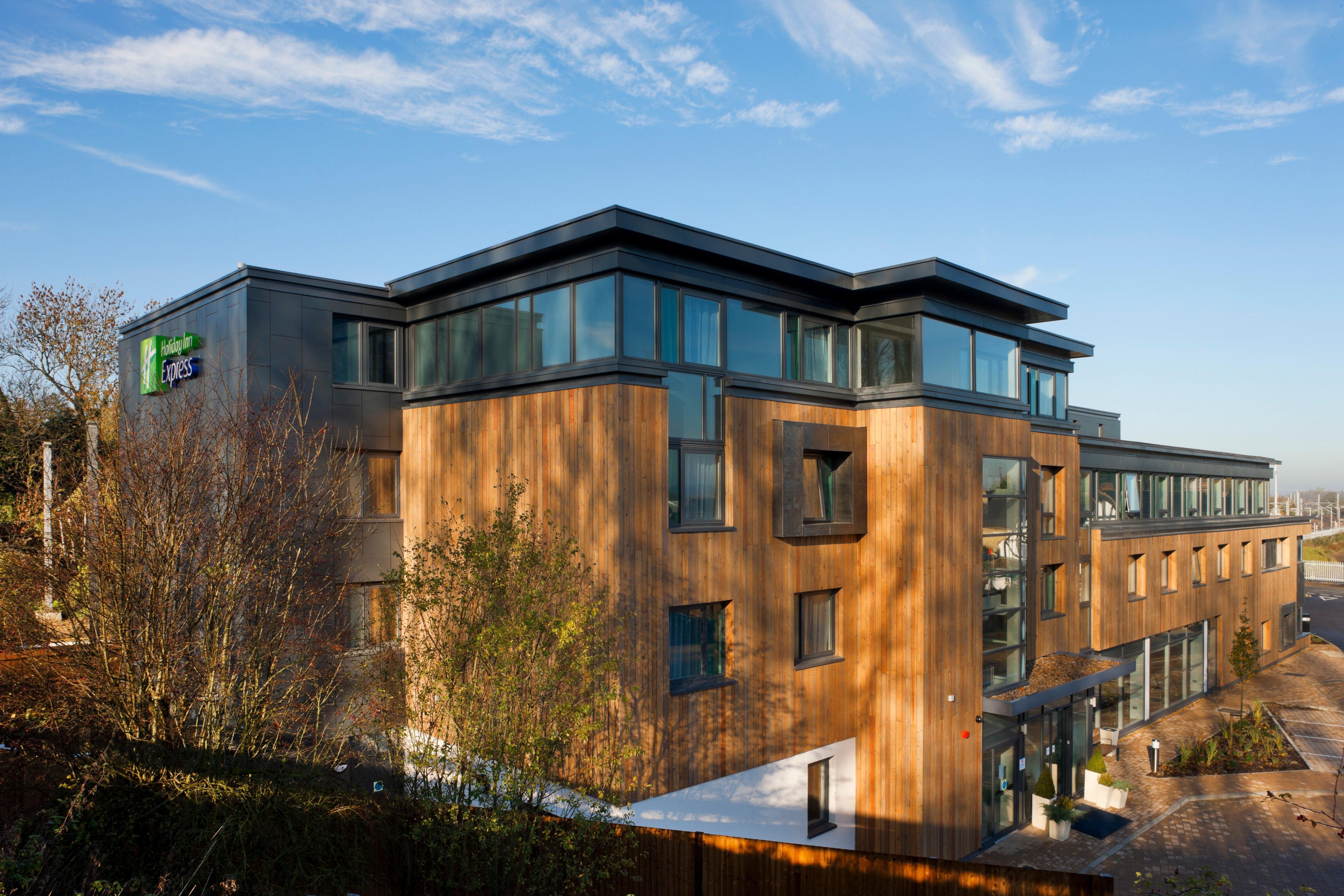Holiday Inn Express Cambridge Duxford M11 Jct 10 By Ihg Exteriör bild