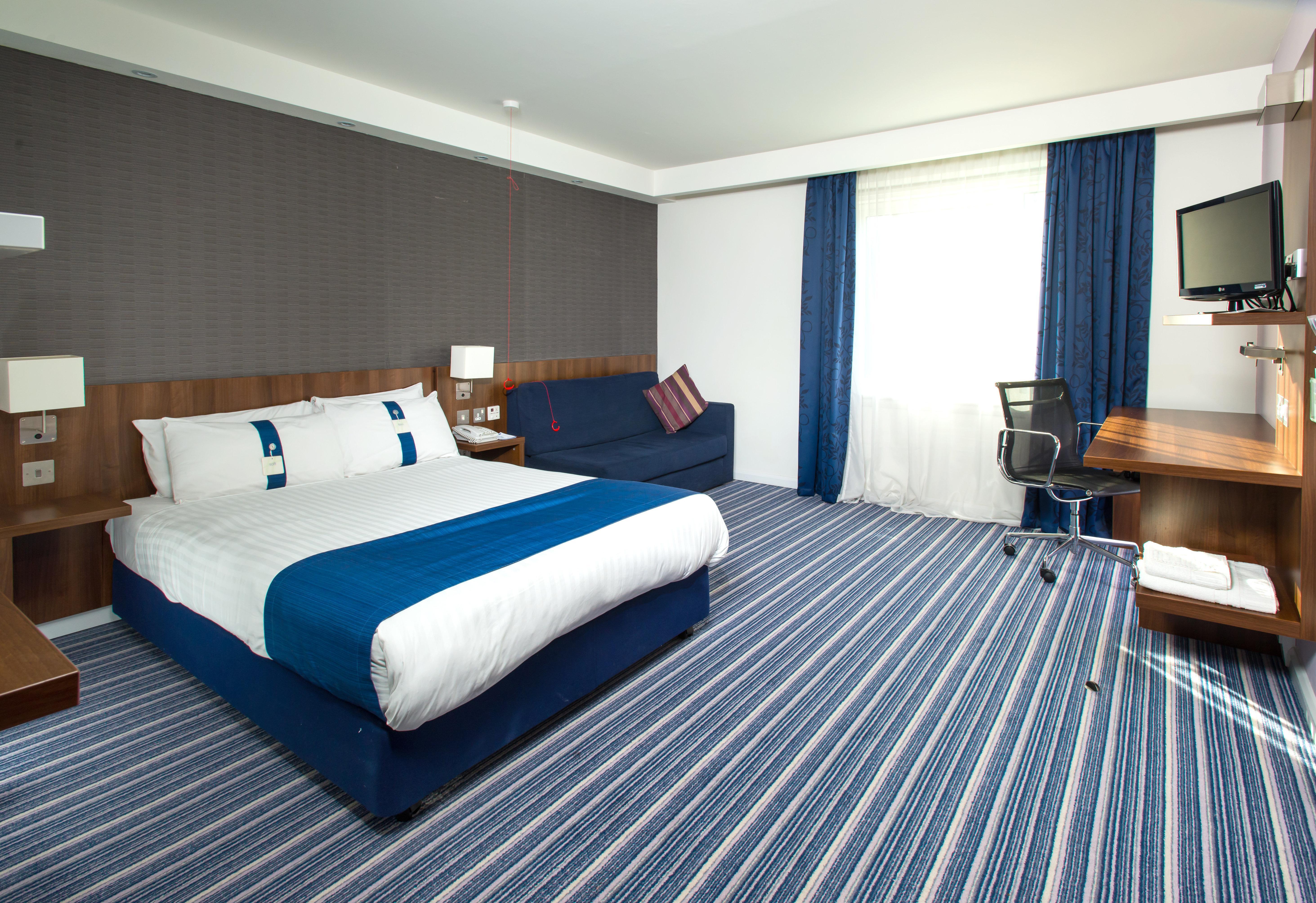 Holiday Inn Express Cambridge Duxford M11 Jct 10 By Ihg Exteriör bild