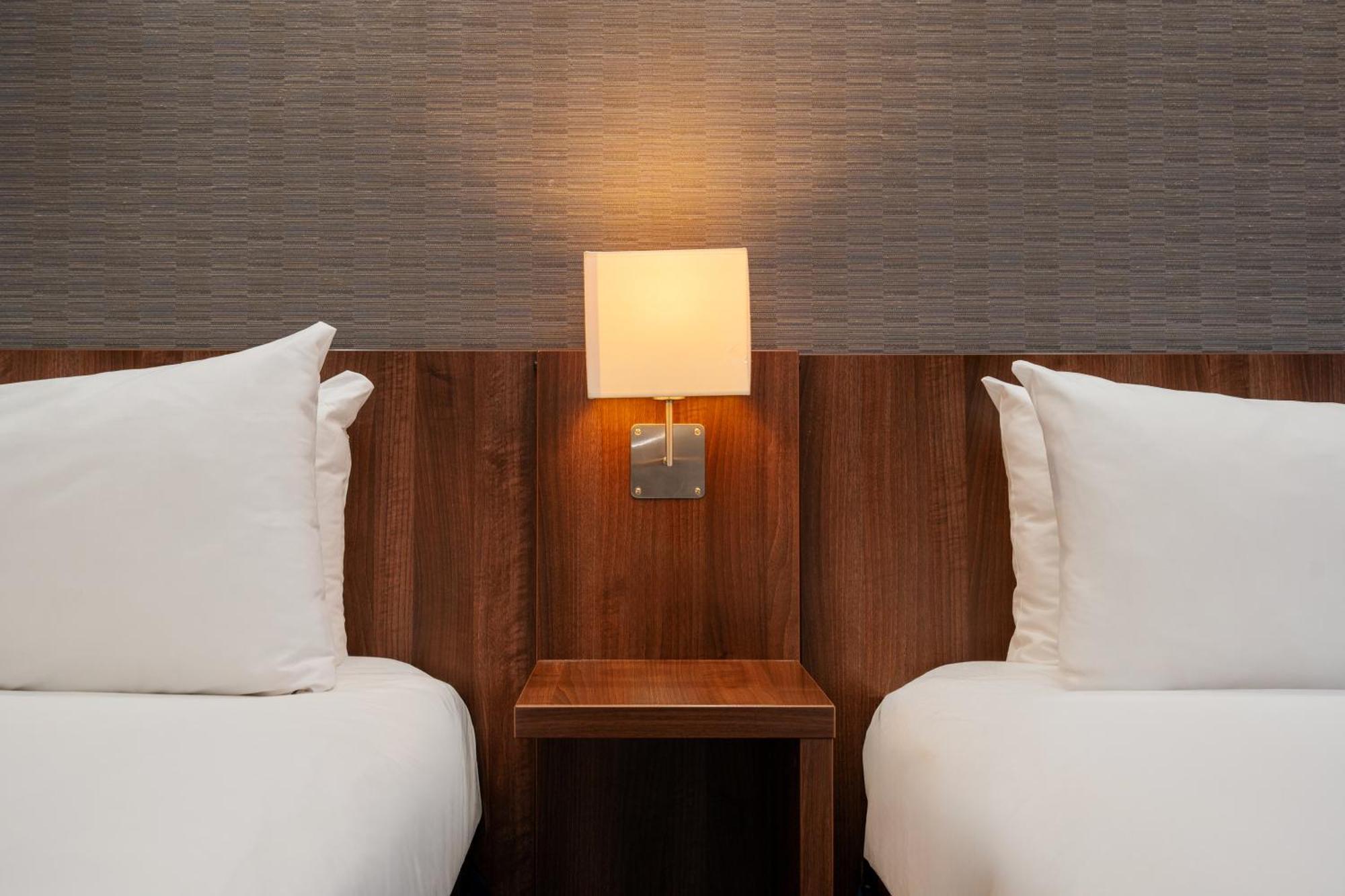 Holiday Inn Express Cambridge Duxford M11 Jct 10 By Ihg Exteriör bild
