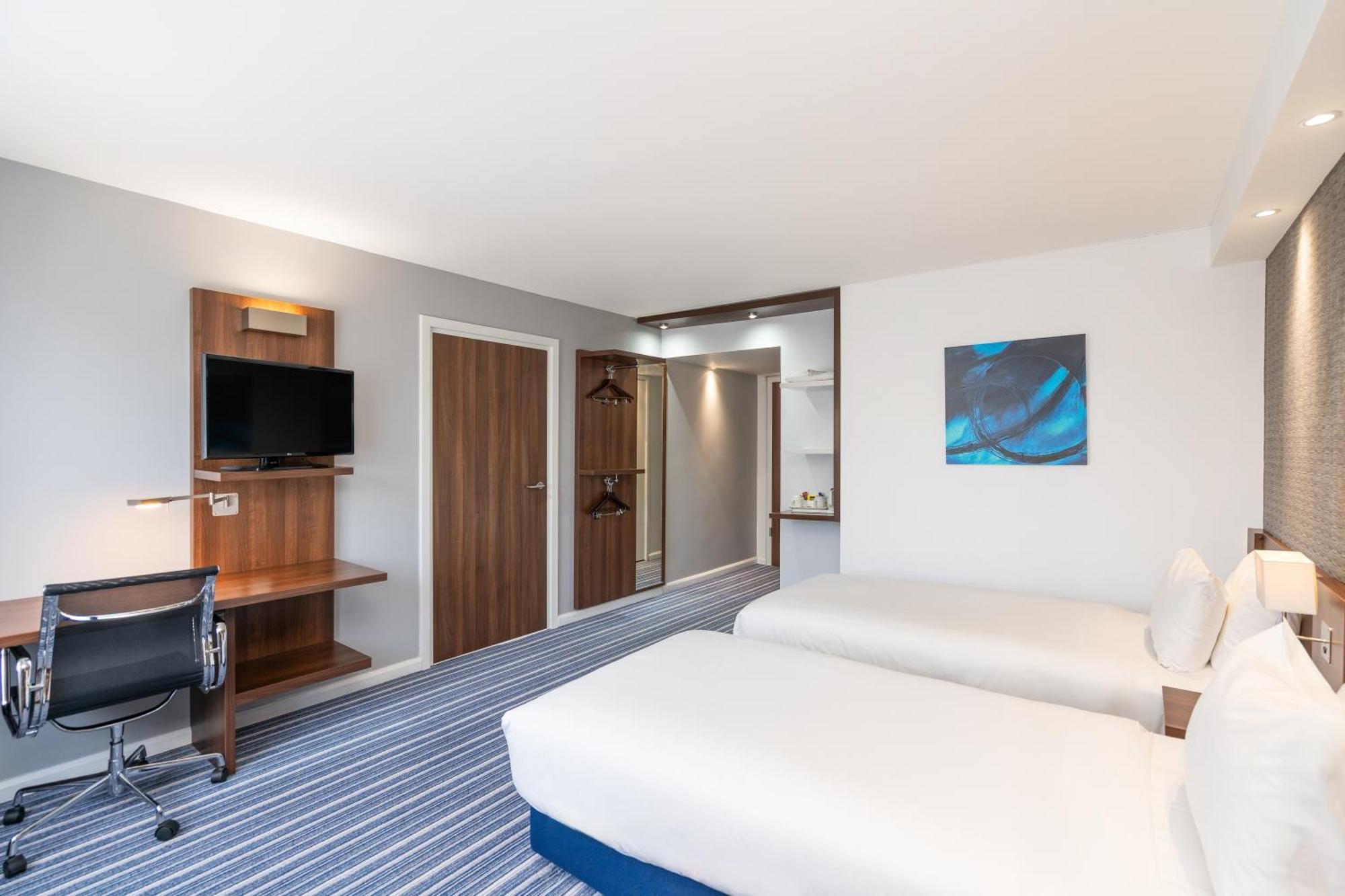 Holiday Inn Express Cambridge Duxford M11 Jct 10 By Ihg Exteriör bild