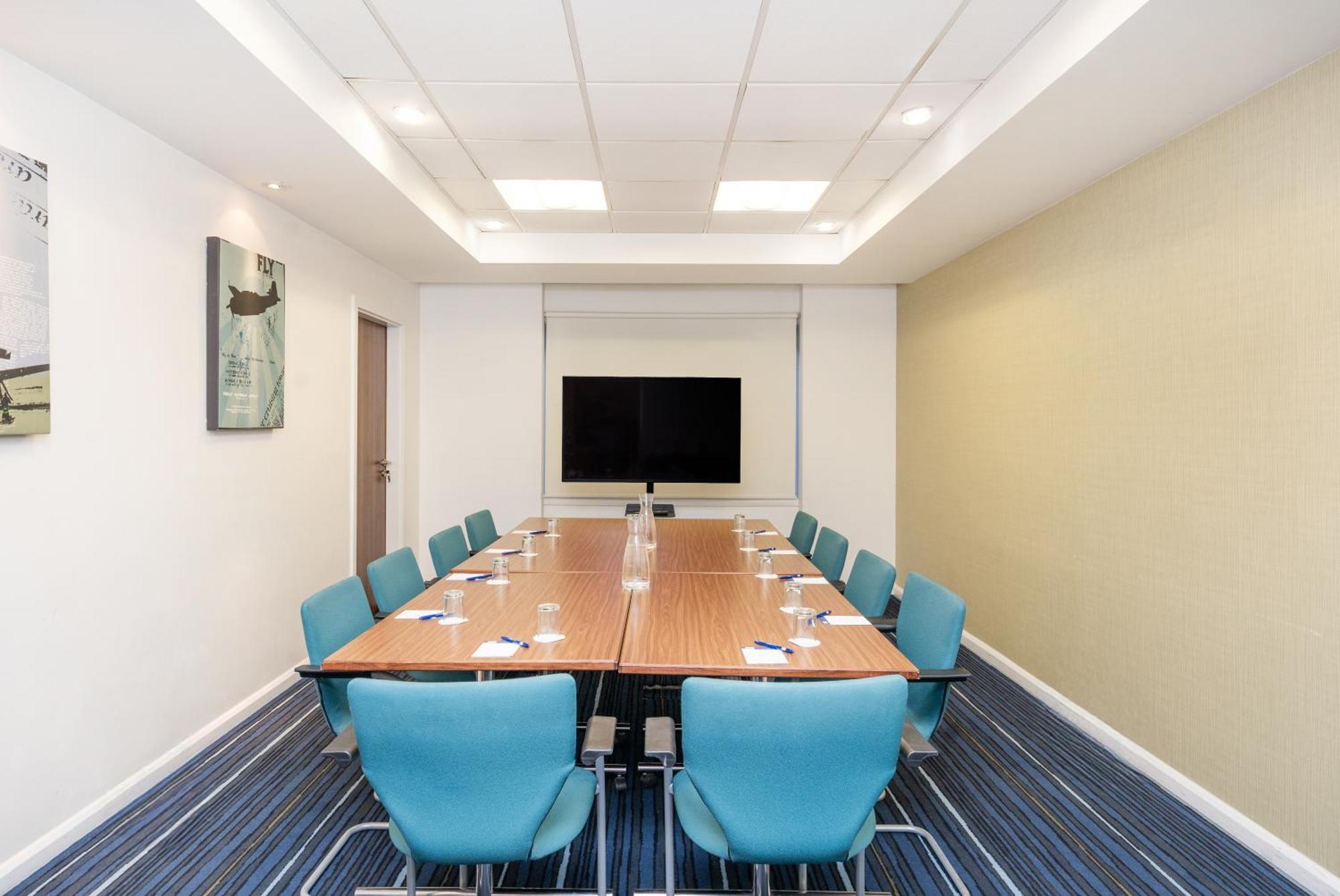 Holiday Inn Express Cambridge Duxford M11 Jct 10 By Ihg Exteriör bild