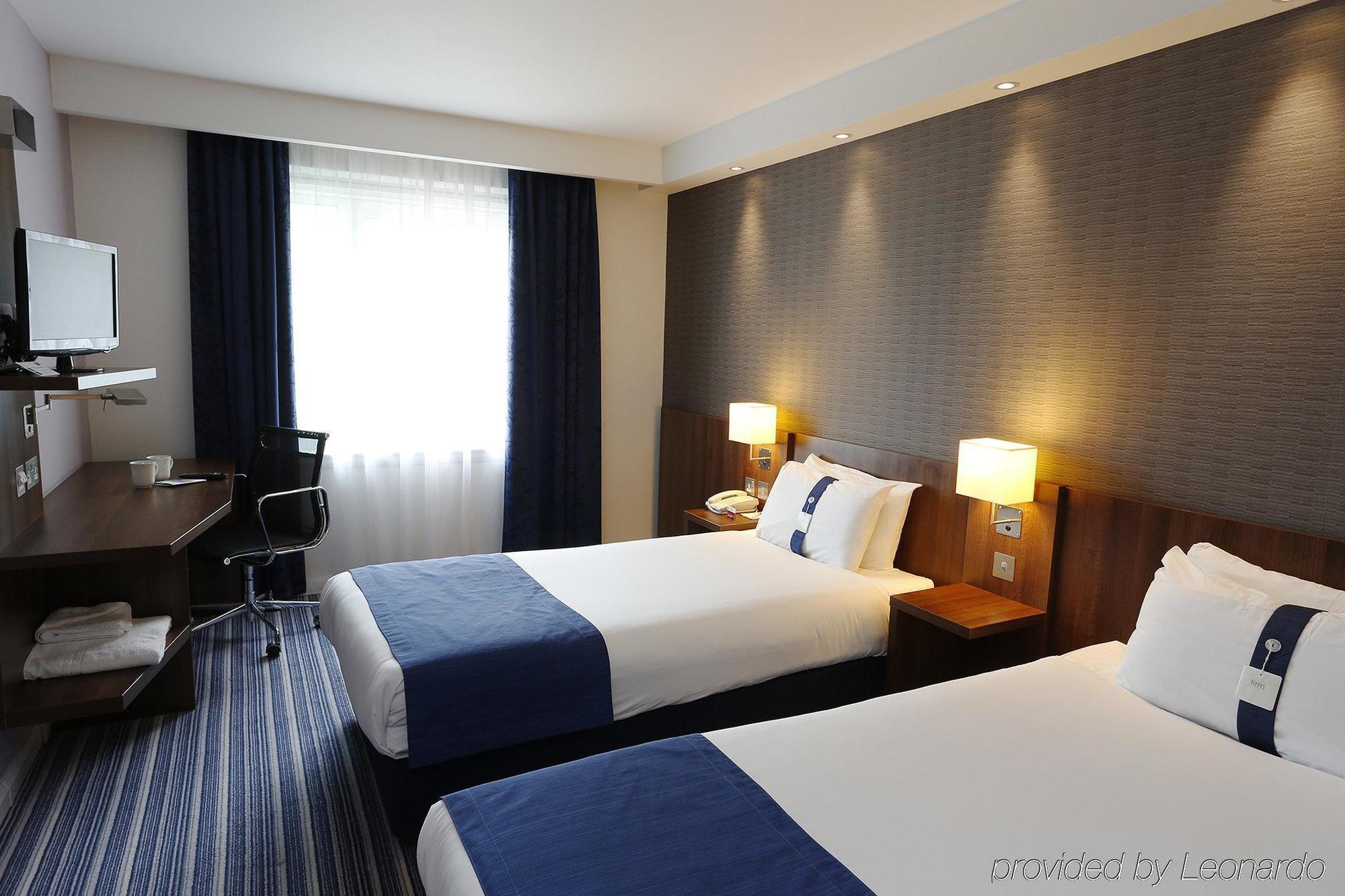 Holiday Inn Express Cambridge Duxford M11 Jct 10 By Ihg Exteriör bild