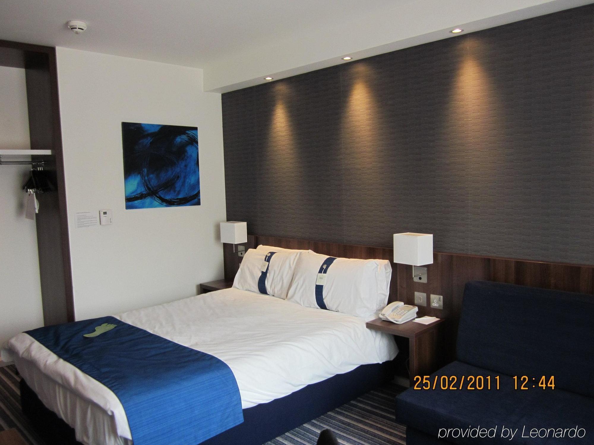 Holiday Inn Express Cambridge Duxford M11 Jct 10 By Ihg Exteriör bild