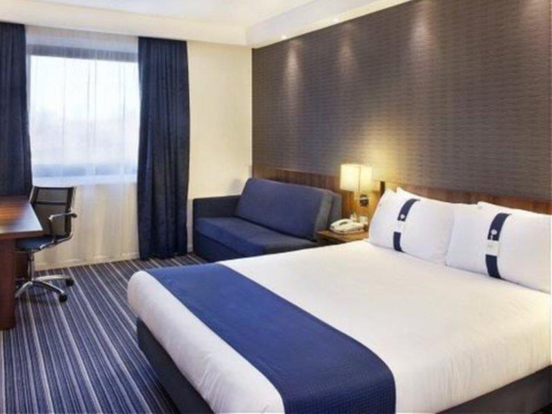 Holiday Inn Express Cambridge Duxford M11 Jct 10 By Ihg Exteriör bild