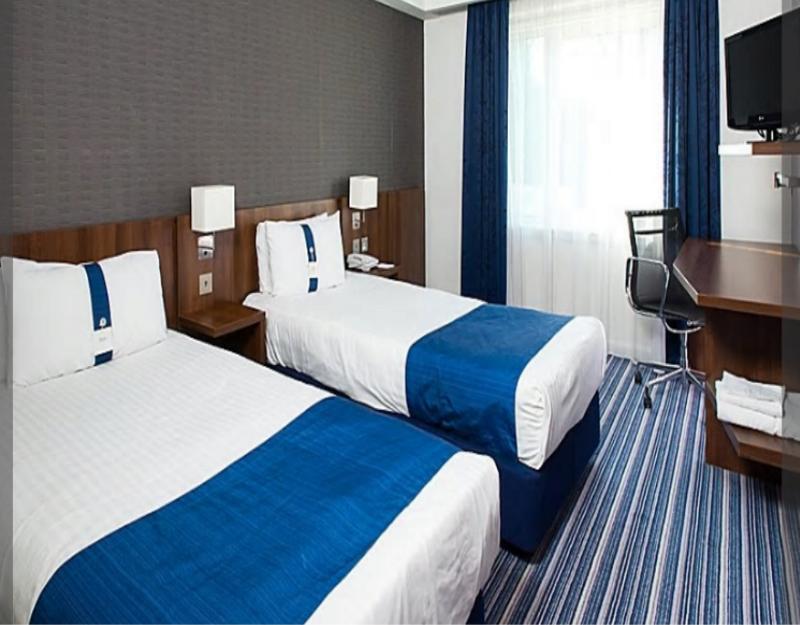 Holiday Inn Express Cambridge Duxford M11 Jct 10 By Ihg Exteriör bild