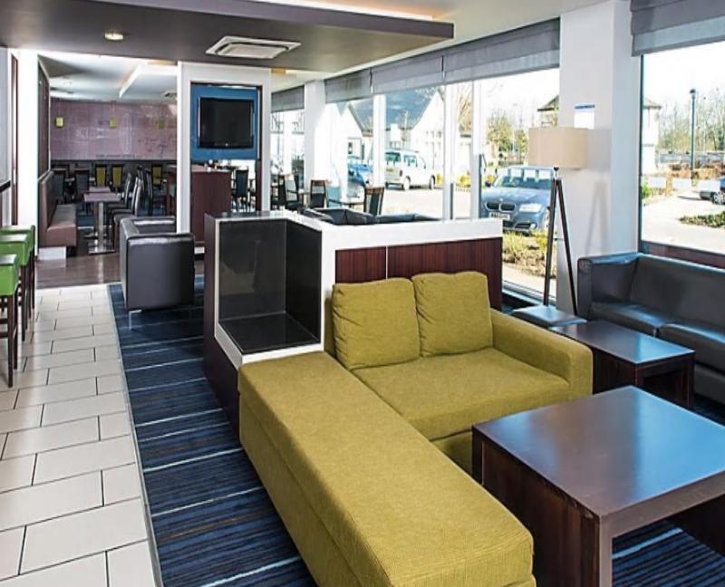 Holiday Inn Express Cambridge Duxford M11 Jct 10 By Ihg Exteriör bild